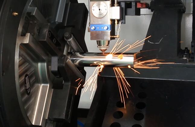 ¿Cómo ajustar la precisión de la máquina de corte por láser?