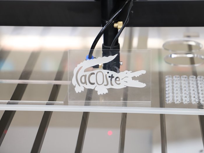 Máquina de corte por láser acrílico de CO2